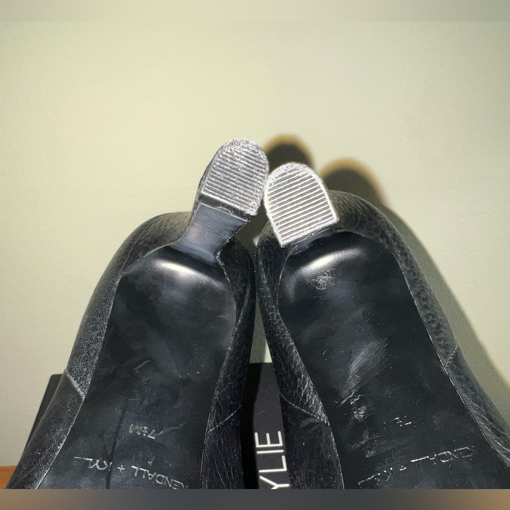 NWT Kendall + Kylie Shoes Womens Size 7.5 Black Pointed Toe Ankle Boots - Picture 7 of 9